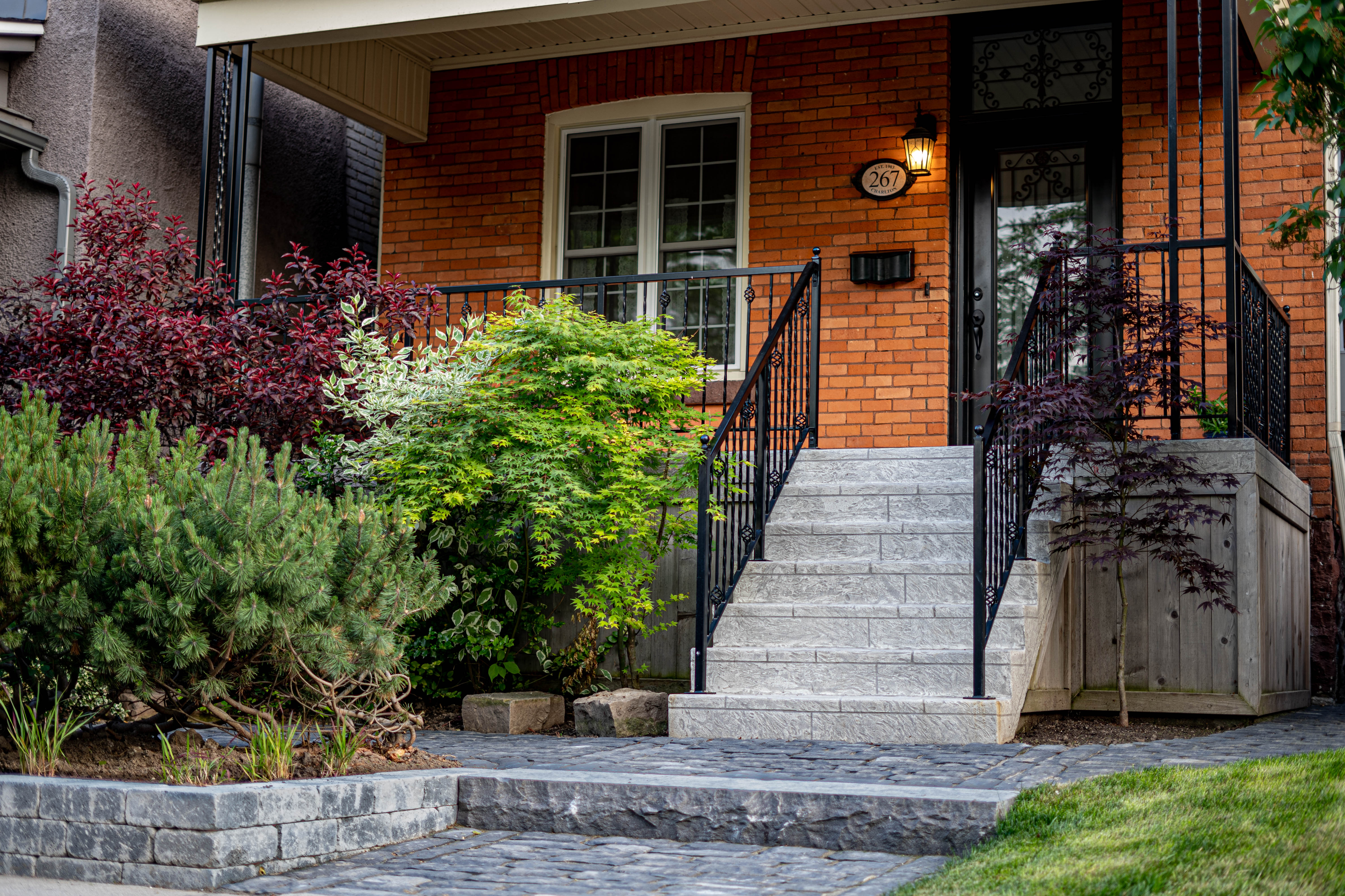 TIMELESS ENTRANCEWAY 